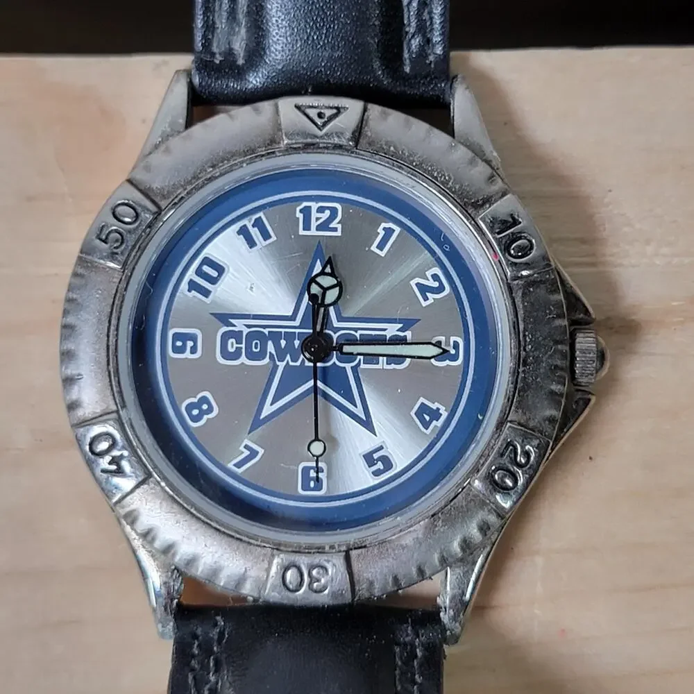 VINTAGE Official NFL Dallas Cowboy Wrist Watch (1998)